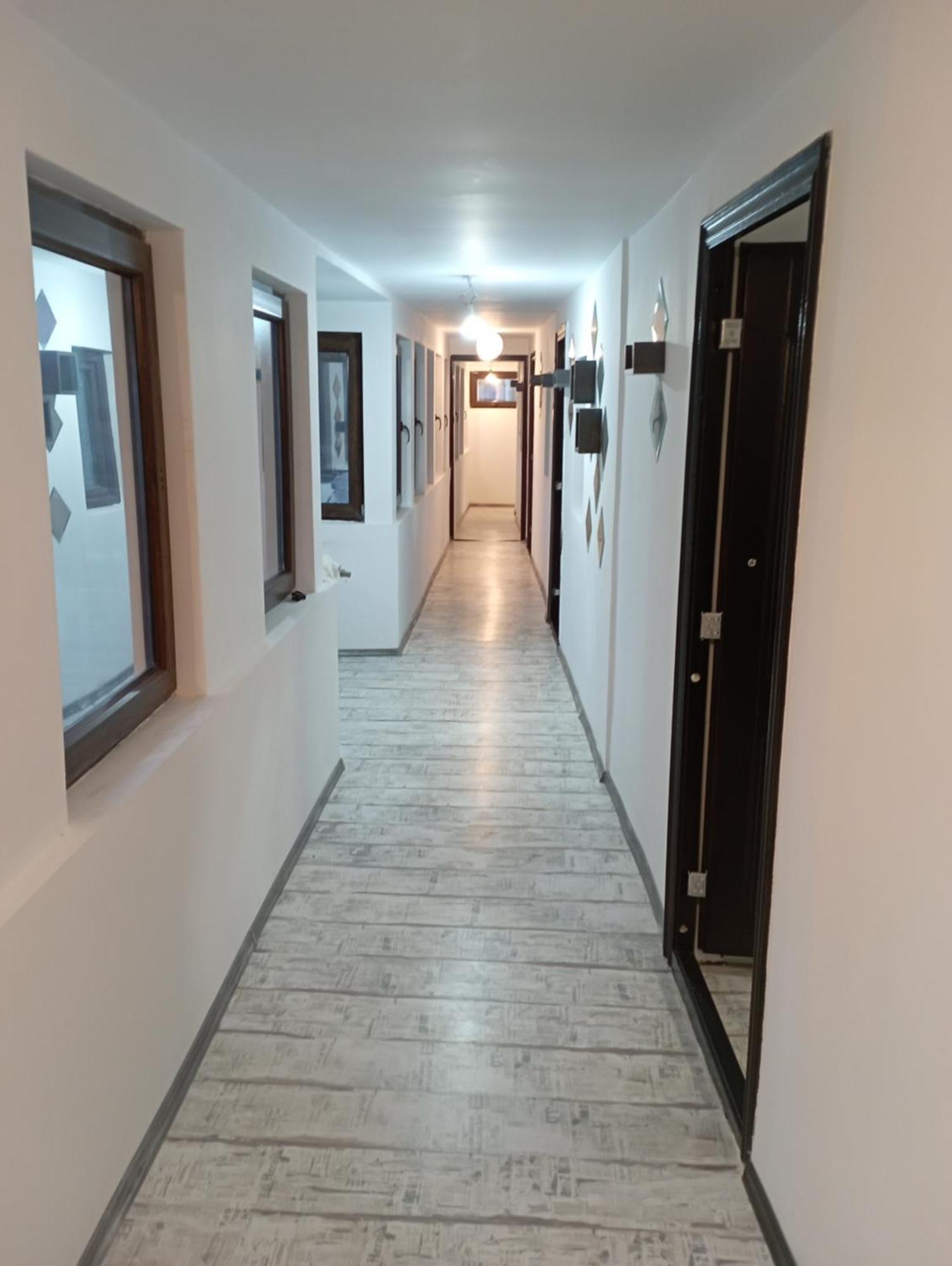 Pensiune Sweet Touch Craiova Exterior foto